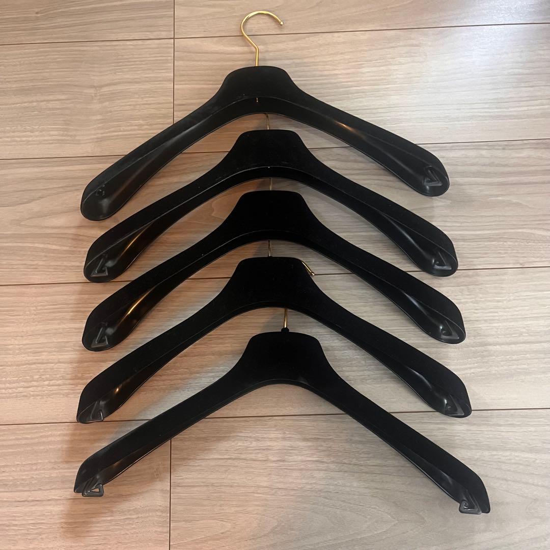 CHANEL ブラックハンガー 5本セット