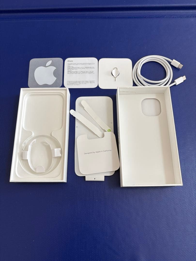 iPhone15 128GB ブラック バッテリー89% おまけ付