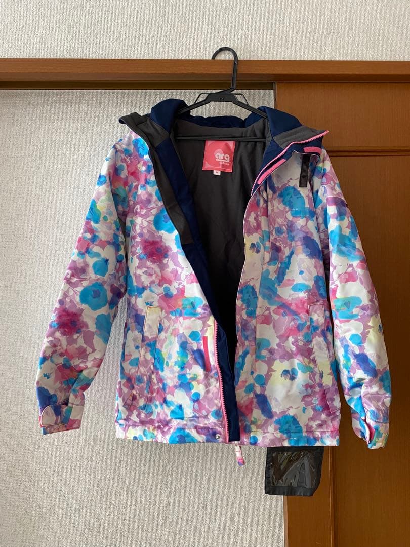【美品・1回着用】レディースM スキーウェア上下 花柄