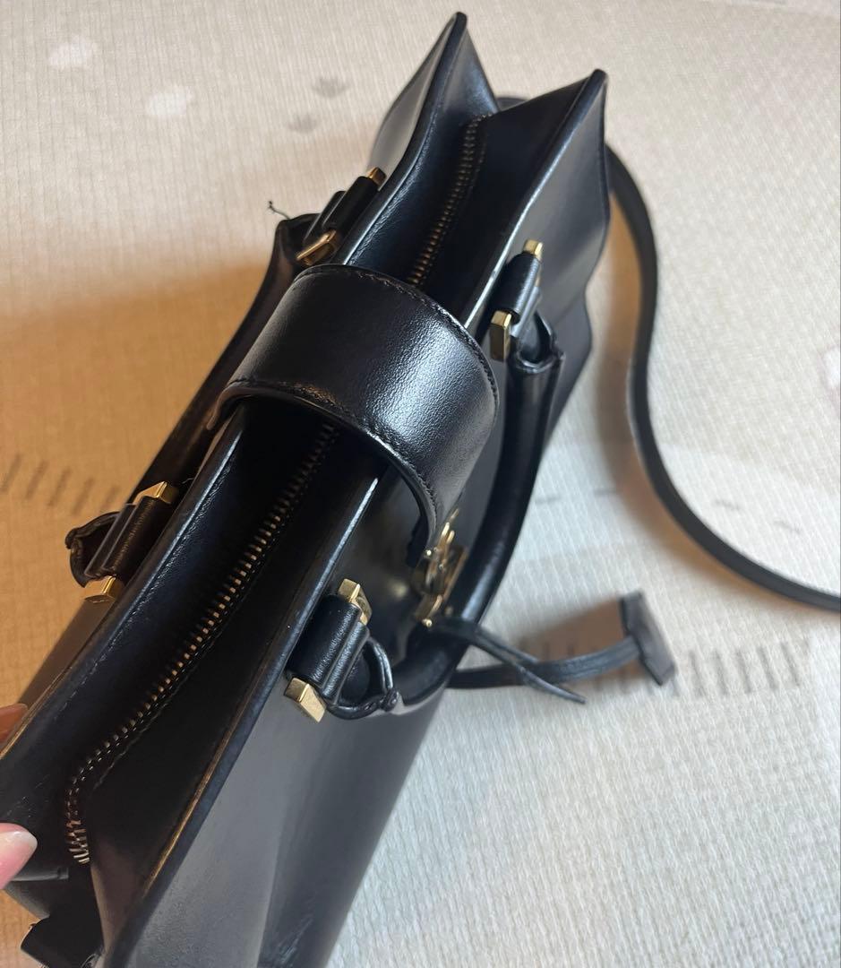 SAINT LAURENT ブラックレザー ベイビーカバス