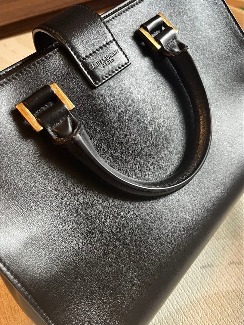 SAINT LAURENT ブラックレザー ベイビーカバス