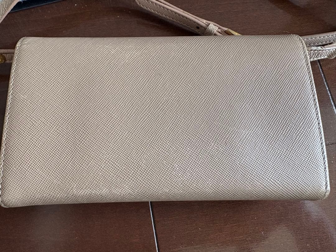 m*.様 最終価格 プラダ ショルダー長財布ウォレット ベージュサフィアーノ