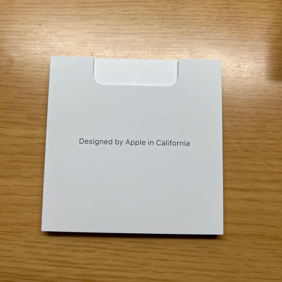 【新品・未使用】AirPods4本体 ホワイト 充電ケース付き