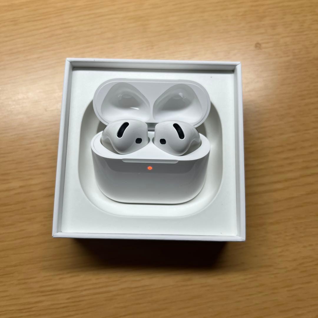 【新品・未使用】AirPods4本体 ホワイト 充電ケース付き