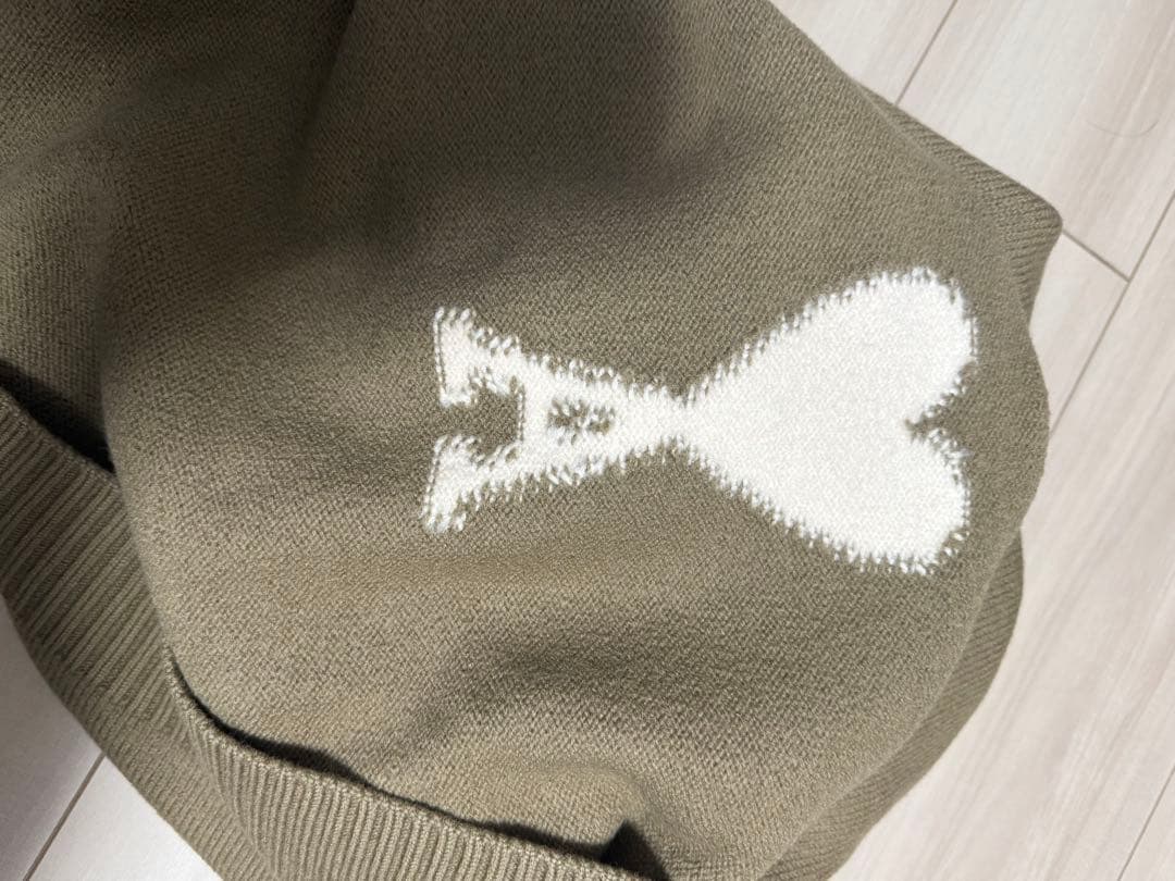 やまAMI PARIS アミパリス ハートロゴニット セーター