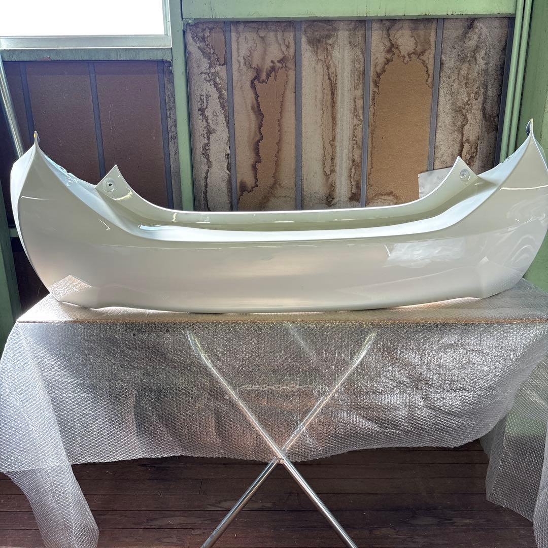 (96)NHP10 アクア社外リアバンパーフェイス※前期/中期