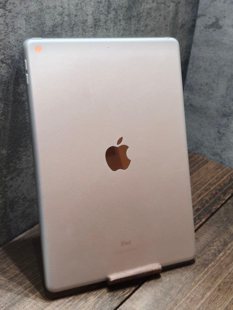 iPad 第8世代 128GB タブレット