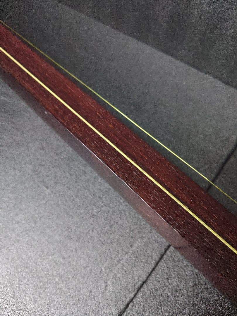 三味線　津軽三味線　紅木　綾杉胴　中棹　太棹　東さわり　【皮破れ、弦切れ】