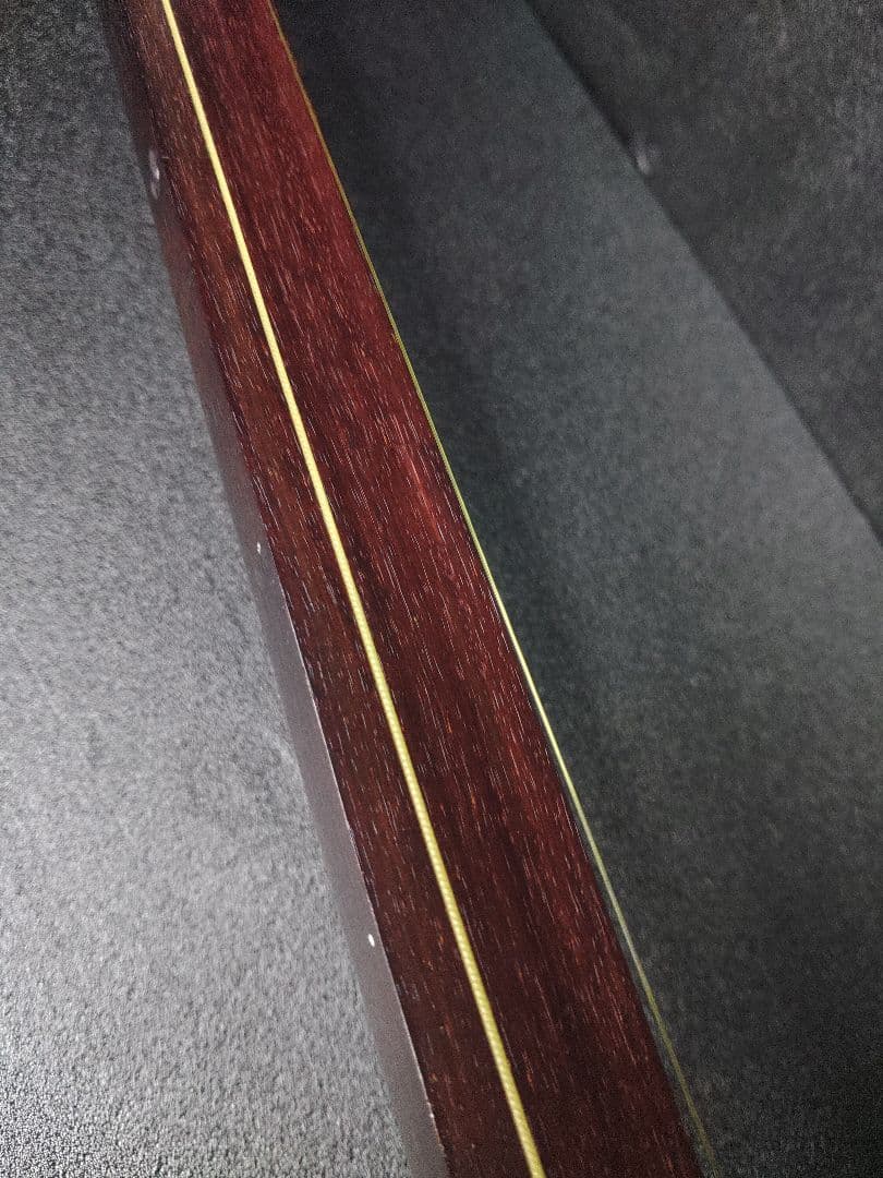 三味線　津軽三味線　紅木　綾杉胴　中棹　太棹　東さわり　【皮破れ、弦切れ】