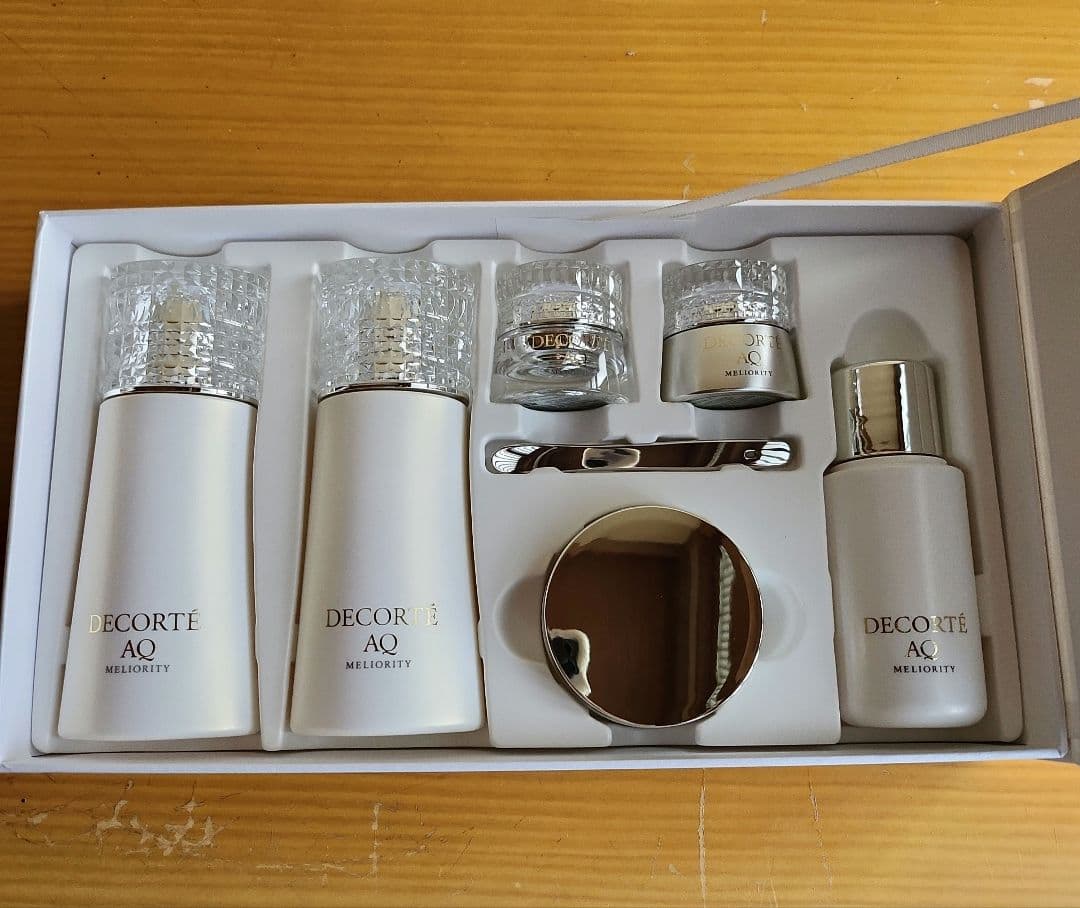 AQミリオリティ　ラグジュリアスコフレⅢ