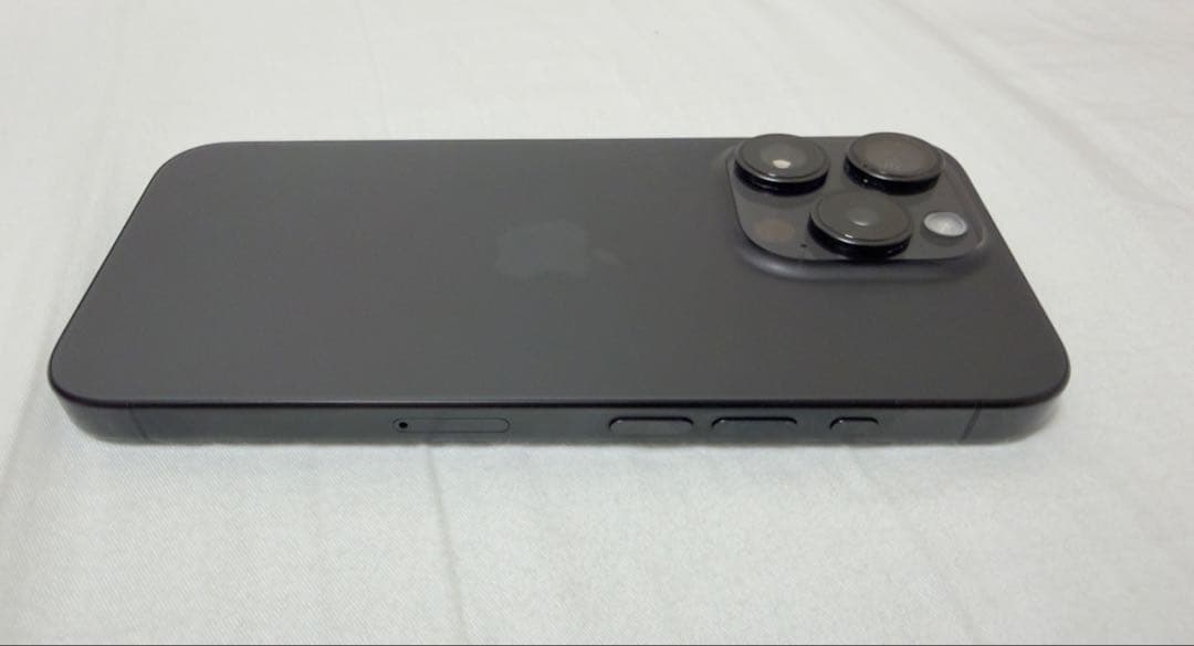 Apple iPhone 15 Pro 128gb ブラックチタニウム 本体