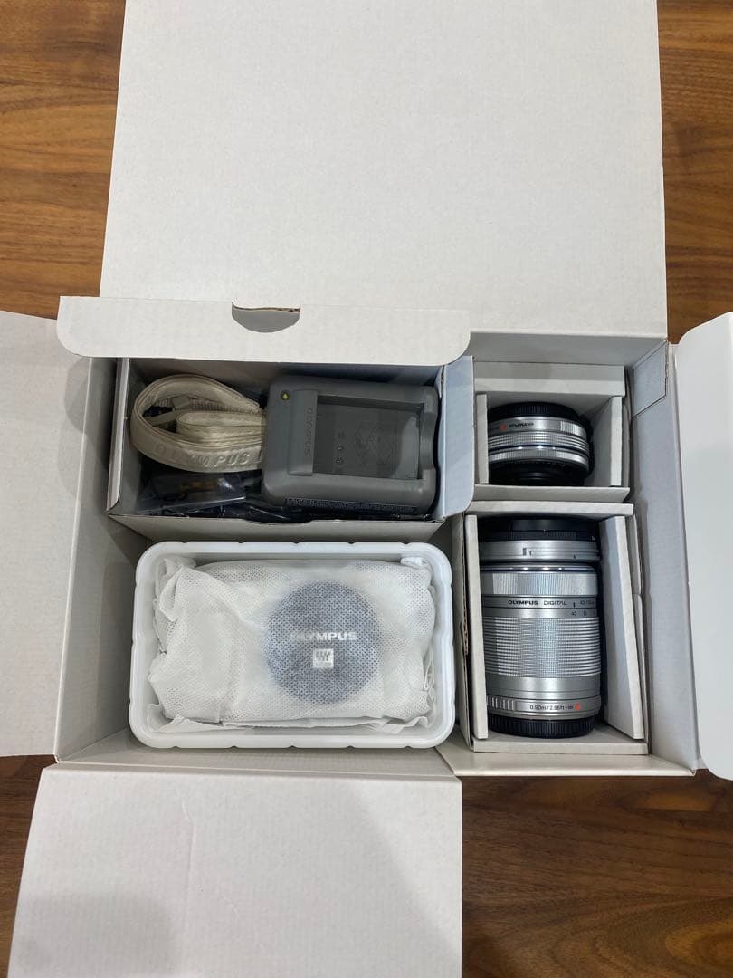 【超美品】OLYMPUS PEN E-PL9 EZダブルズームキット