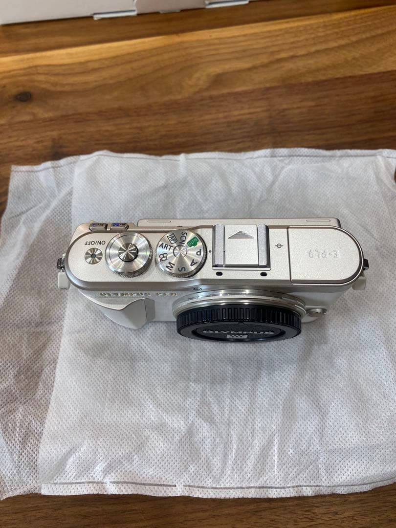 【超美品】OLYMPUS PEN E-PL9 EZダブルズームキット