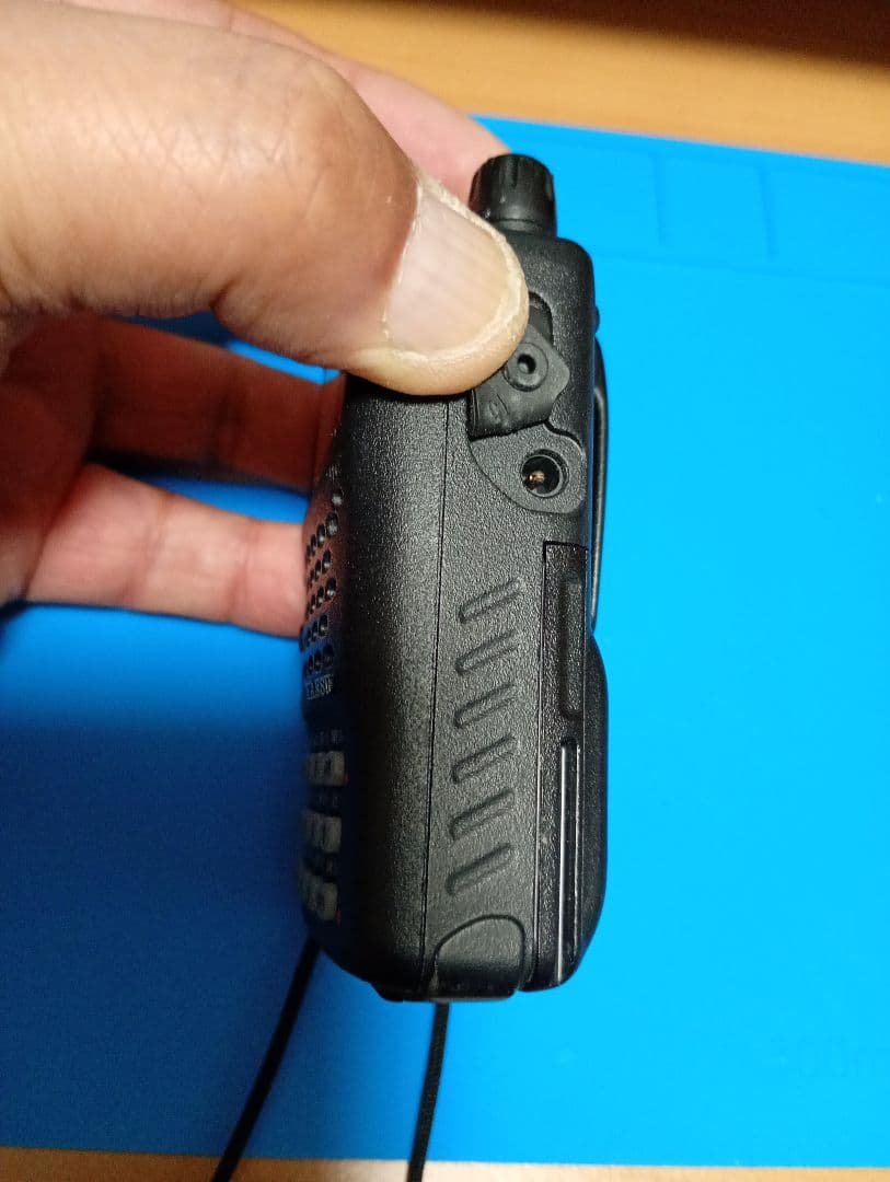 YAESU・VX-5・八重洲無線・３バンドハンディー