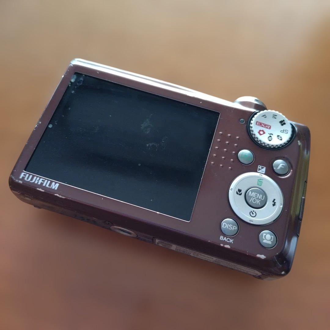 FinePix F70 EXR　フジフイルム