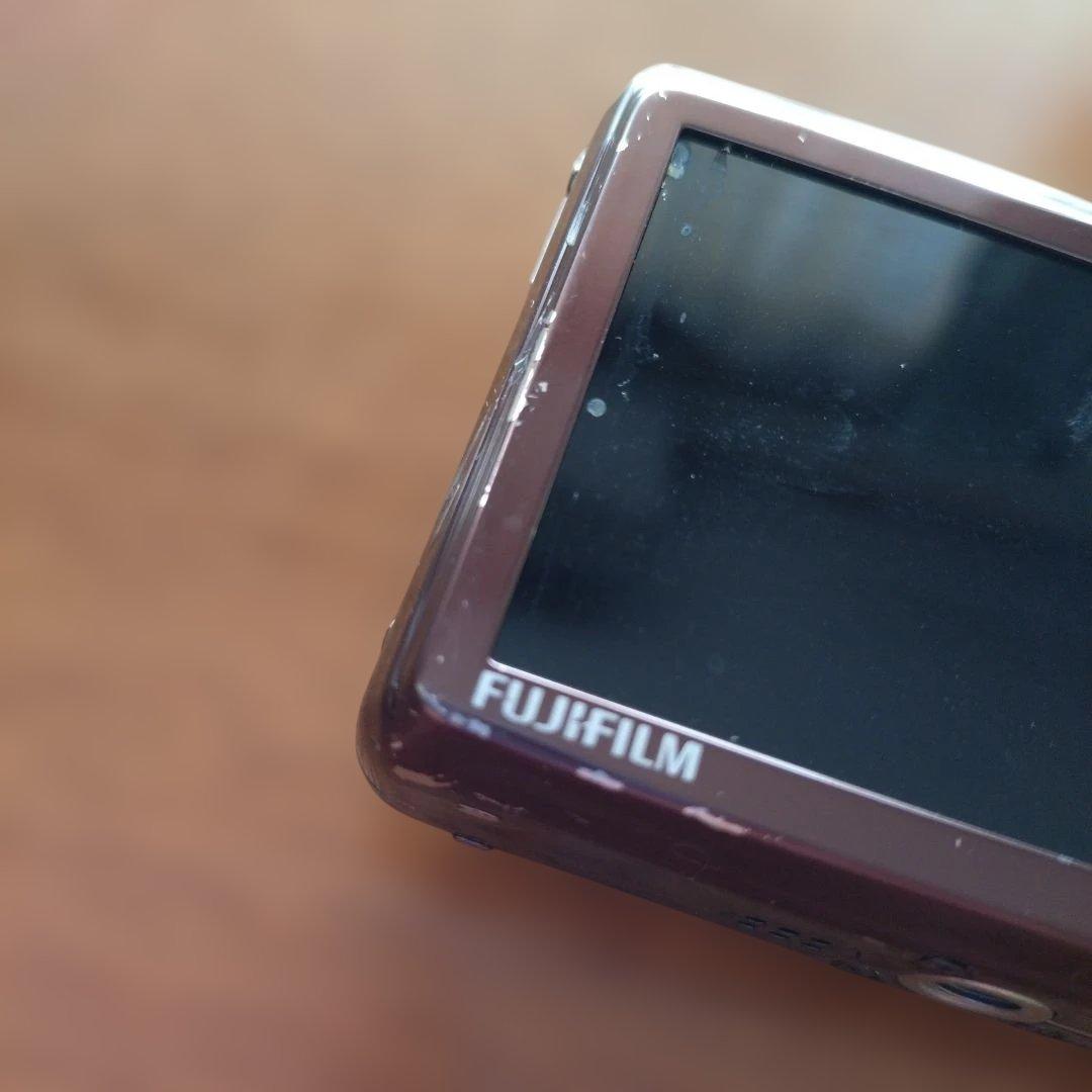 FinePix F70 EXR　フジフイルム