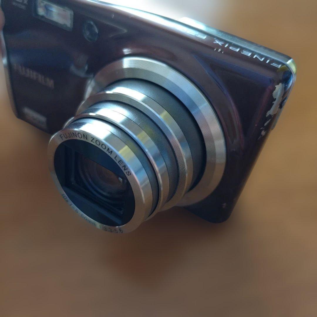 FinePix F70 EXR　フジフイルム