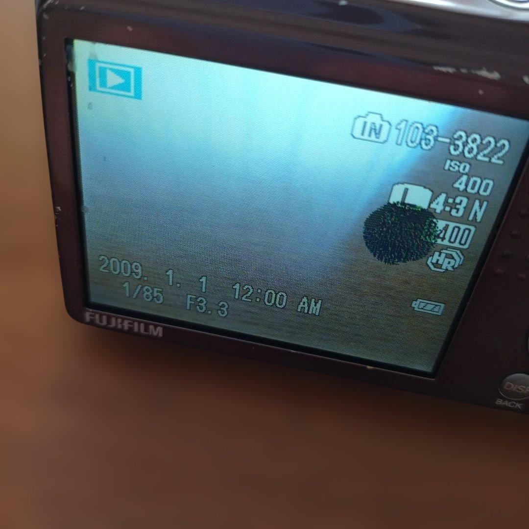 FinePix F70 EXR　フジフイルム