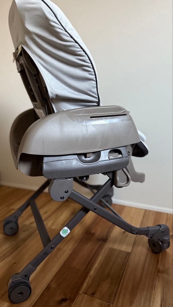 美品　コンビ ネムリラ　ベビーチェア ハイローラック　ハイローチェア