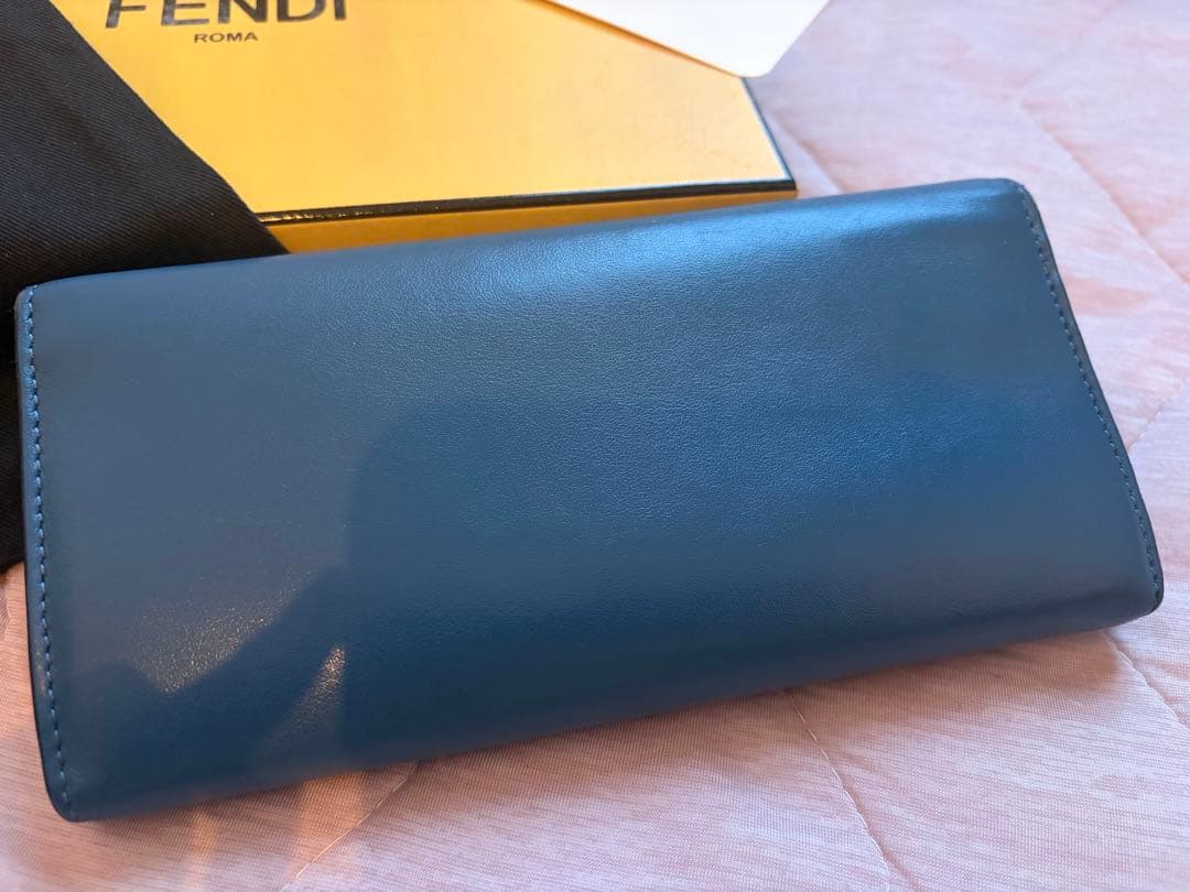 【正規品】FENDI 長財布 ピーカブー　青　箱あり