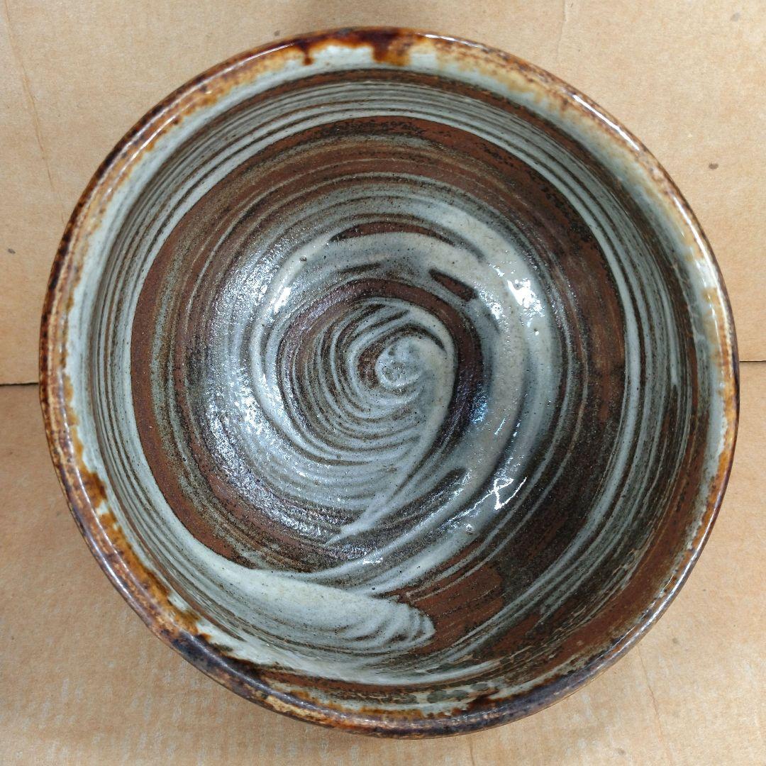 りー【本物保証】金城次郎 魚紋内ハケ目茶碗 共箱 栞 美品最上位秀作壷屋焼