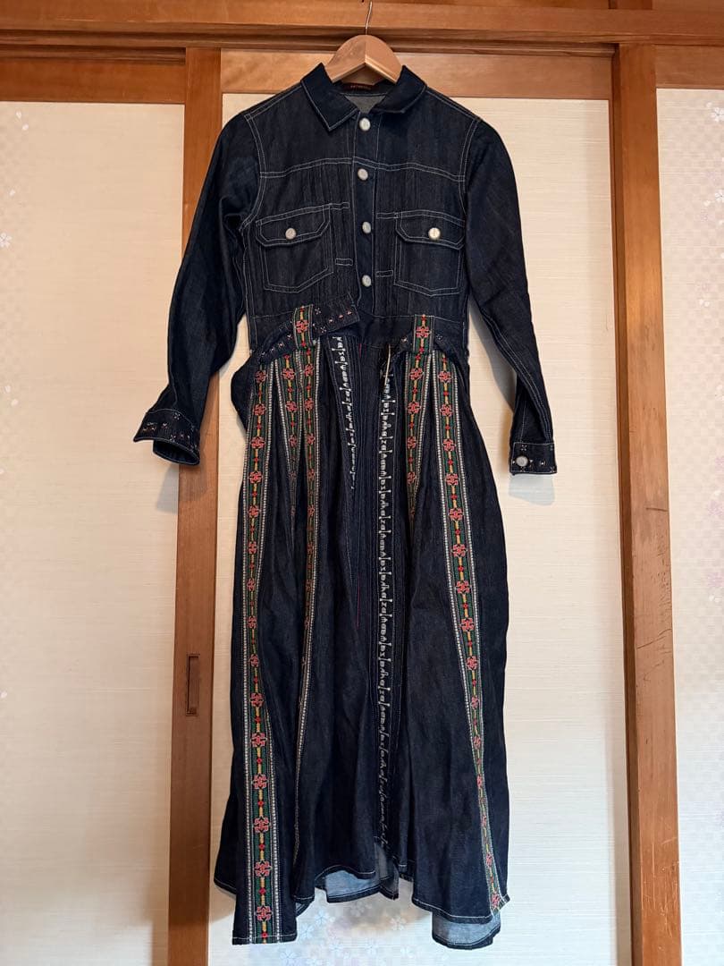 ☆ほぼ未使用☆ha|za|ma 繍美歴代王家に伝わるデニムワンピース　ロング S