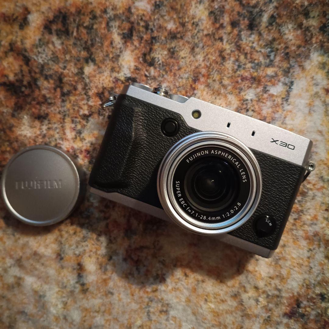 Fujifilm X30 コンパクトデジタルカメラ