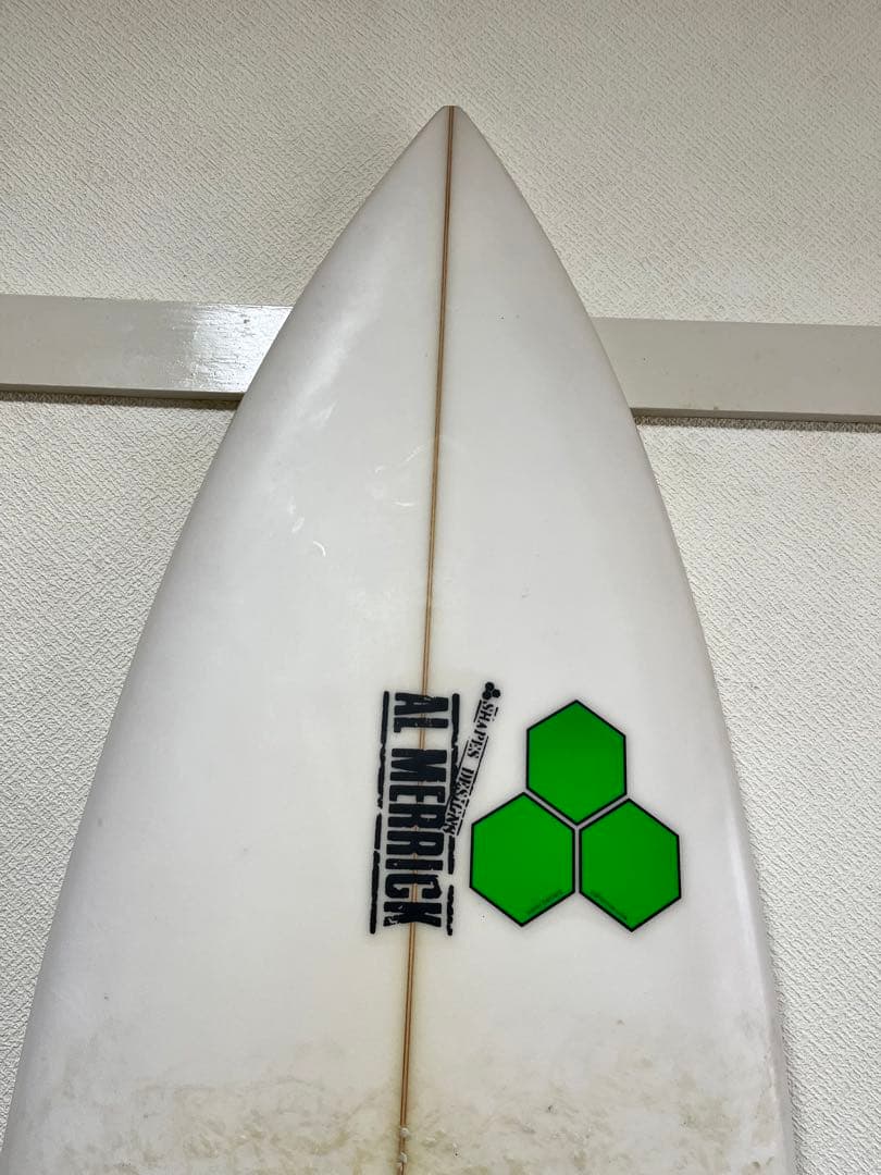 フィン付き　アルメリック　ネックベアード　 サーフボード 5.7ショートボード