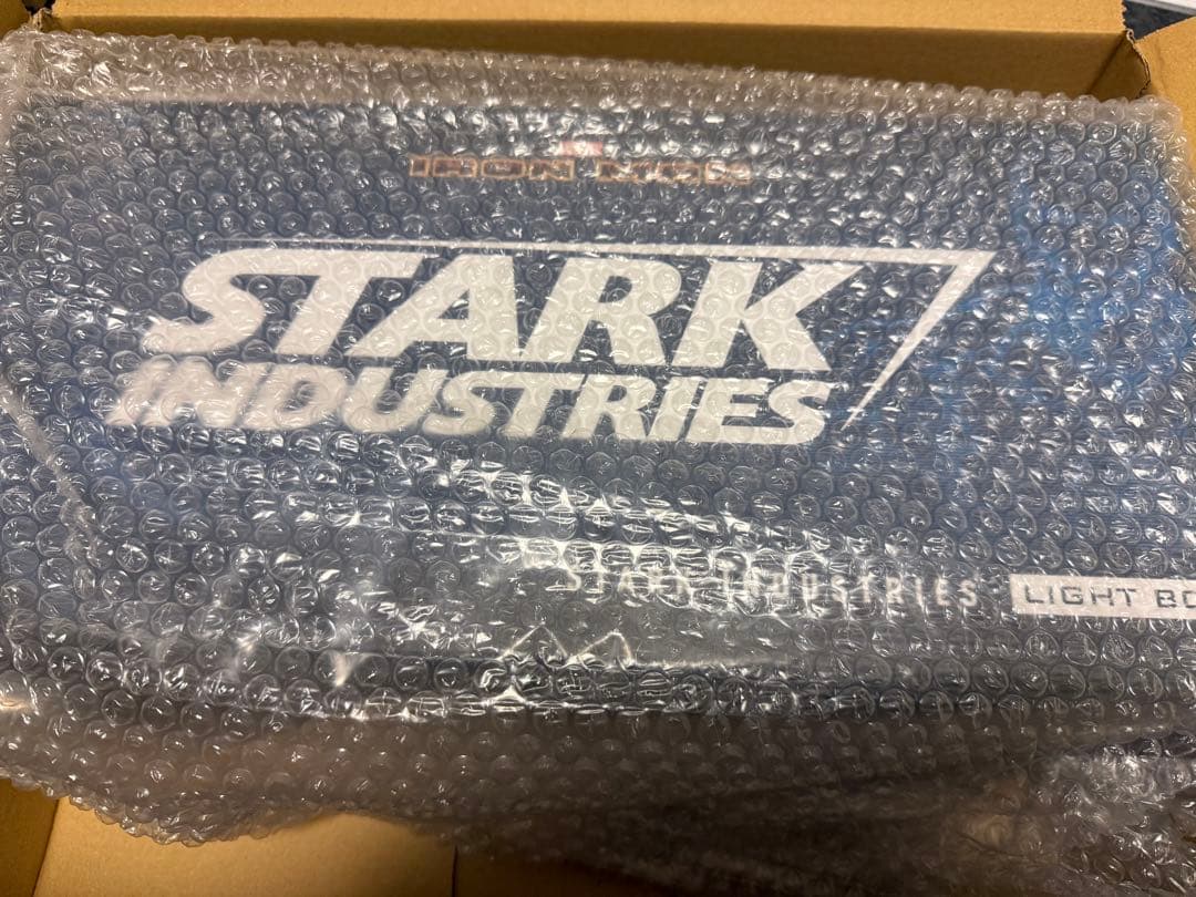 スタークインダストリー ロゴライトボックス HOT TOYS アイアンマン