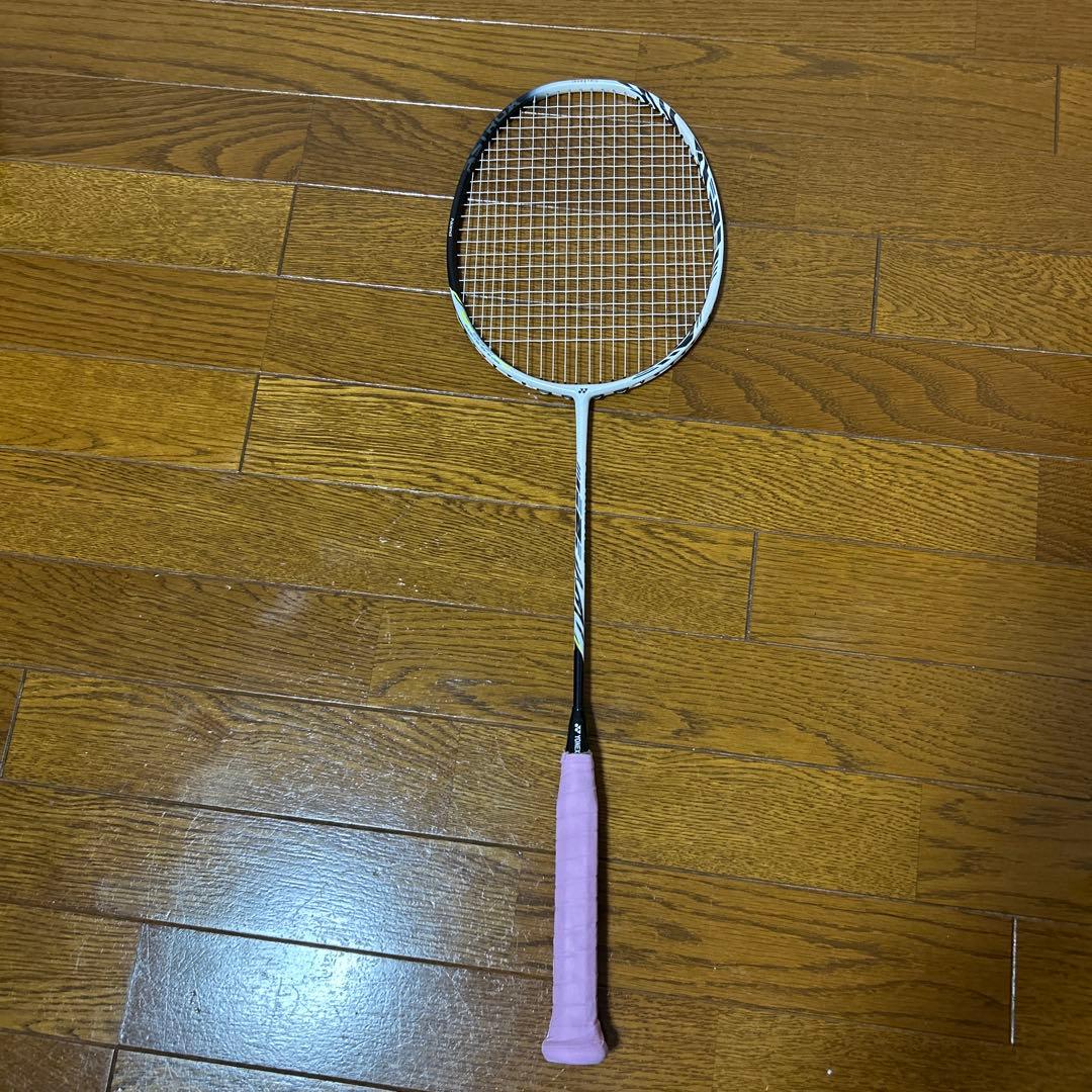 バドミントンラケット アストロックス99PRO ピンク グリップ