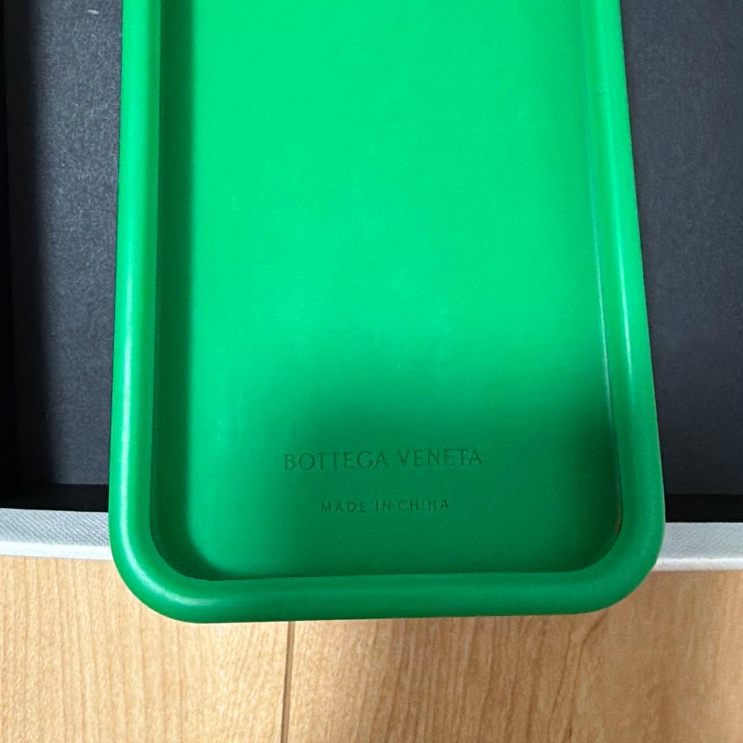 Bottega Veneta iPhone 15 Pro ケース パラキート美品