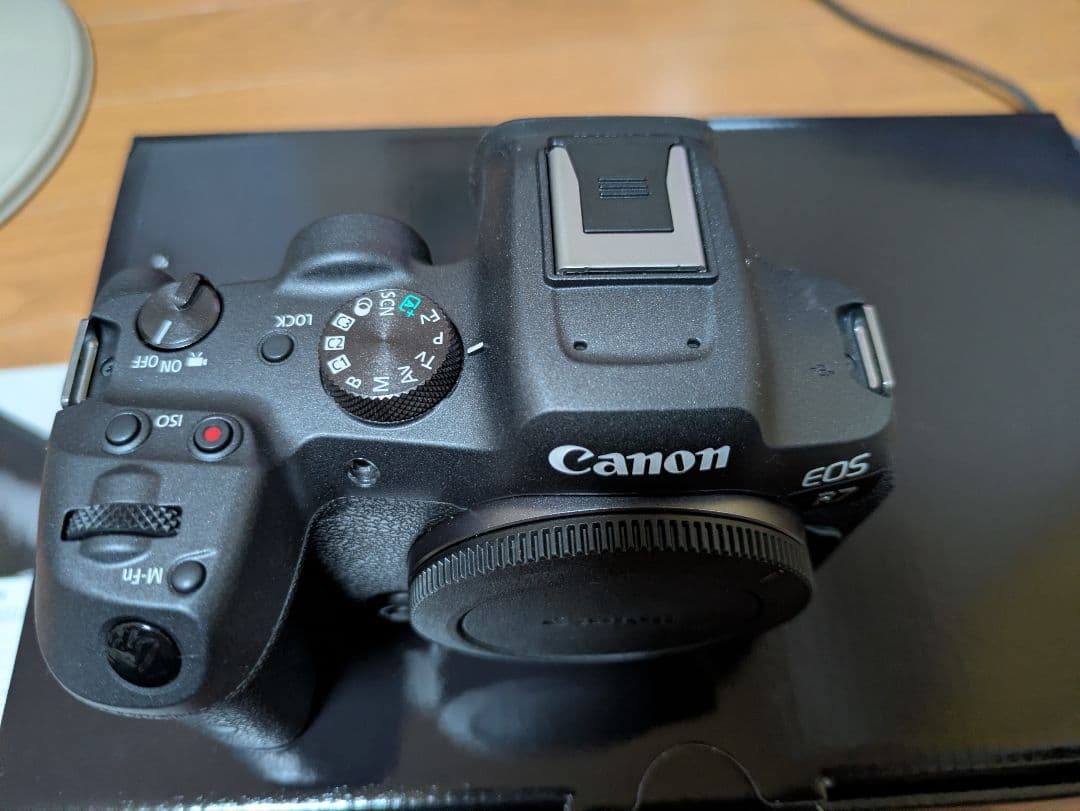 美品 キヤノン EOS R7 ボディ おまけ付き