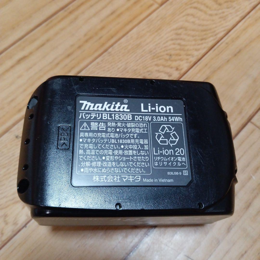 マキタ18V充電式クリーナーCL182FD 純正バッテリー、純正急速充電器付