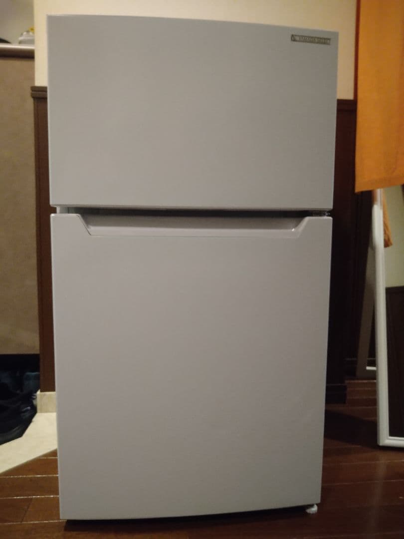 2022冷蔵庫ヤマダ電機 87㍑ 取説保証書有 付属品完備 梱包発送たメル便