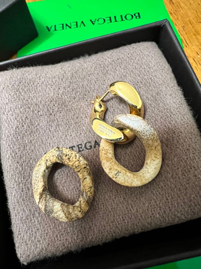 BOTTEGA VENETA アシンメトリックピアス