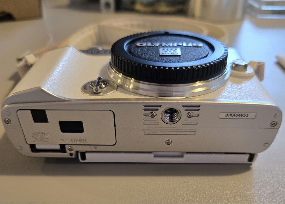 OLYMPUS PEN E-P7本体ケースレンズ