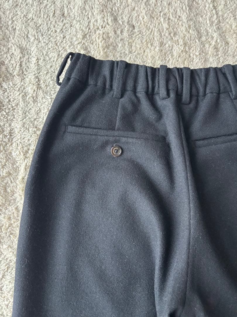 マーカウェア　FRONT PLEATS PEGTOP ウール フランネル　黒