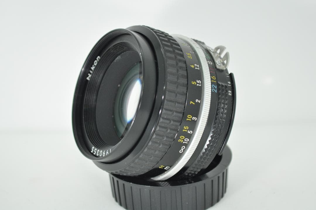 極美品　Nikon ニコン Ai NIKKOR 50mm F1.8単焦点レンズ