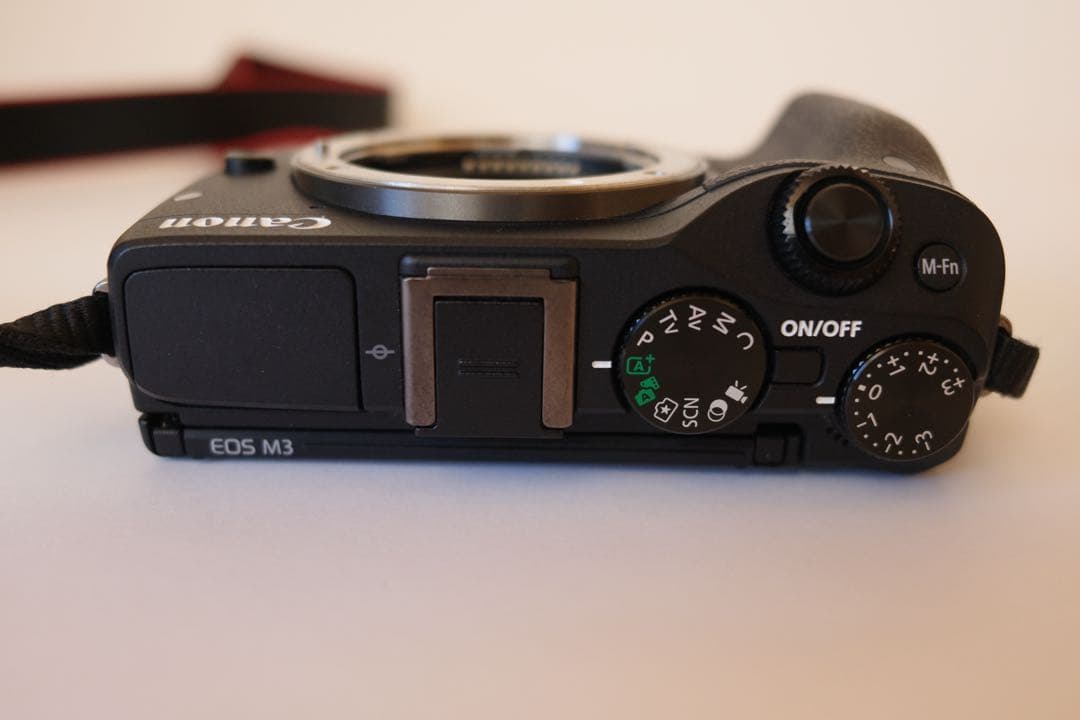 CANON EOS M3 ダブルズームキット ミラーレス一眼