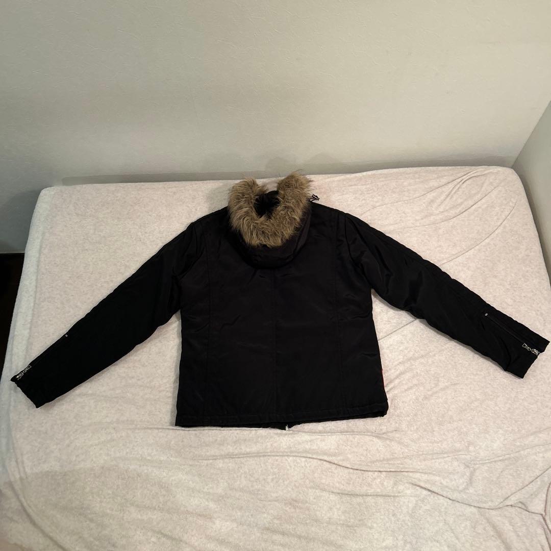 PRADA フード付きブラックジャケット
