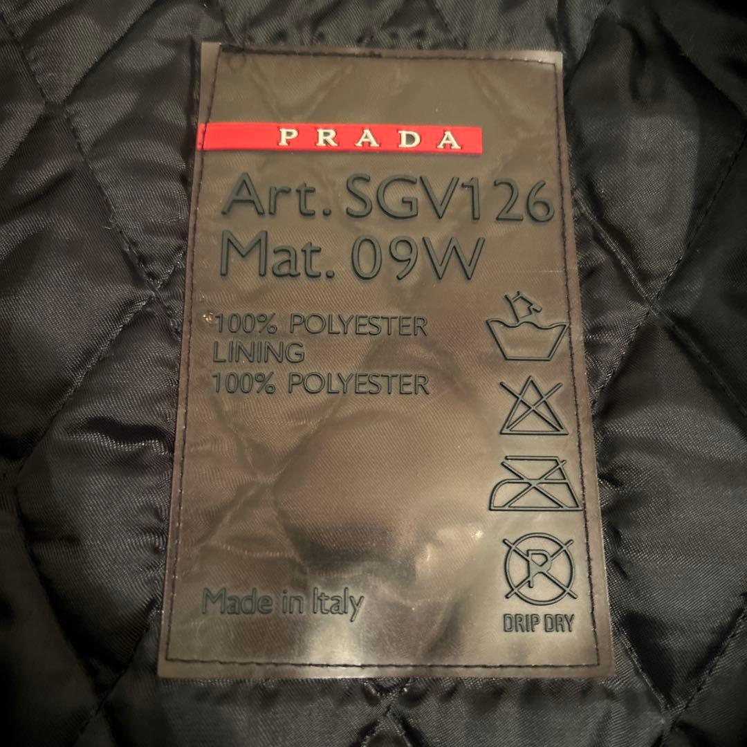 PRADA フード付きブラックジャケット