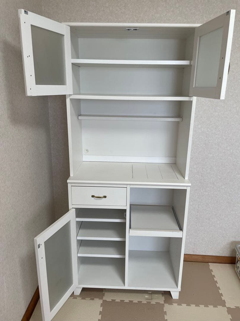 モモナチュラル　ホワイト木製食器棚 ガラス扉付き