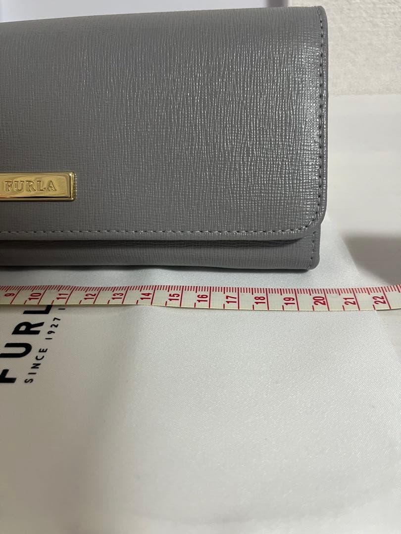 ゆ*か様 FURLA グレー 長財布 フラップ式 PS81CL0 B30000