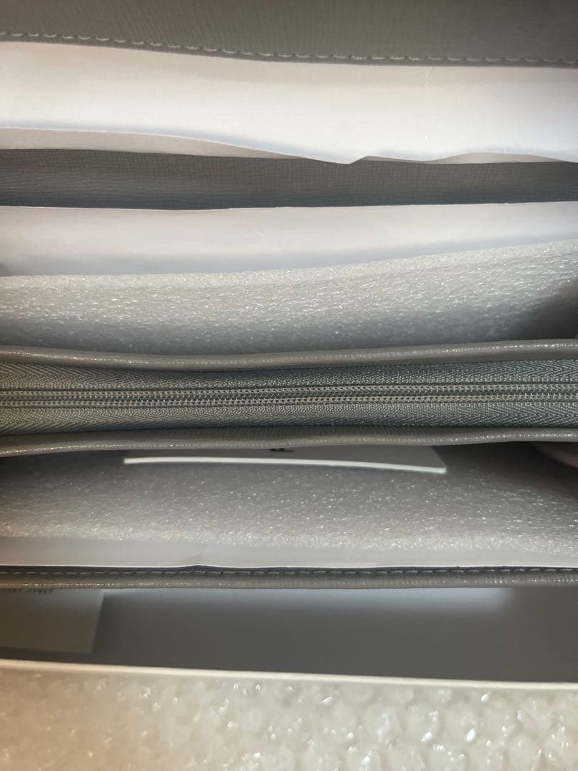 ゆ*か様 FURLA グレー 長財布 フラップ式 PS81CL0 B30000