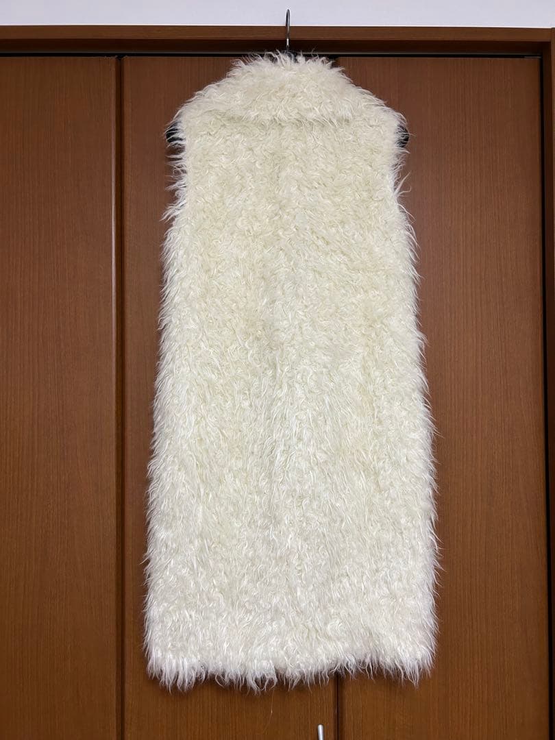 エリザベッタフランキ　フェイクファー　ロングジレ　ベスト　ゴールドボタン