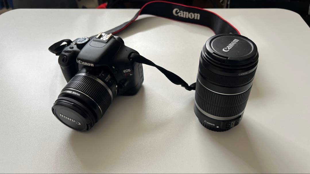 限定値下げ　 EOS Kiss X4 バッテリーのおまけ付き 元箱、説明書なし