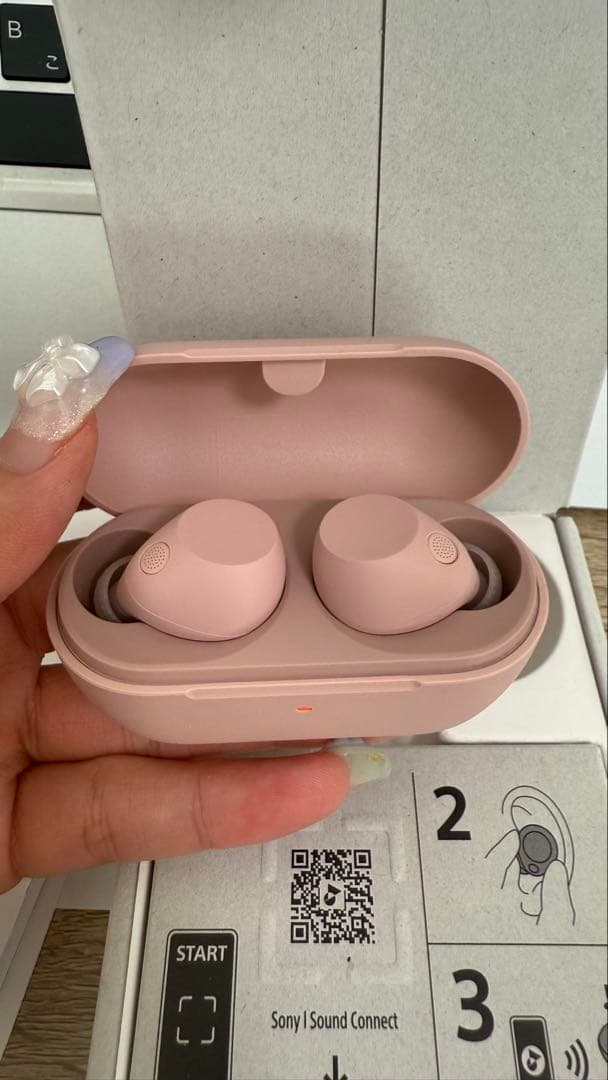 ピンク ワイヤレスイヤフォン 充電ケース付き