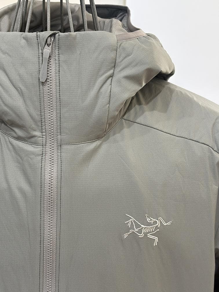ジャケット・アウター ARC'TERYX Atom Hoody Void L