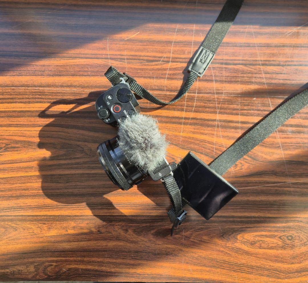 Sony ZV-E10 ミラーレス一眼 + 16-50mm レンズ付き 動作良好