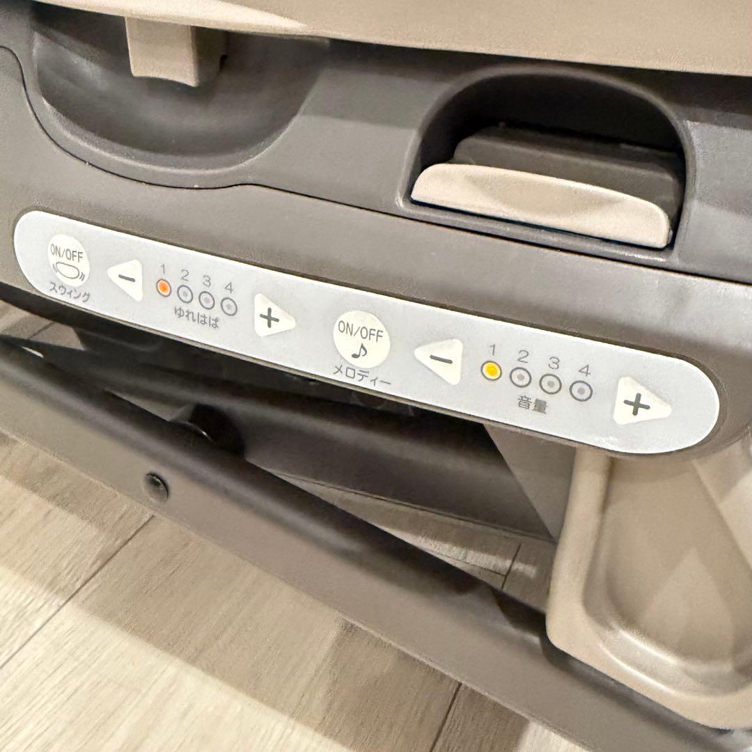 Combi ネムリラ AUTO SWING BEDi ベージュ おやすみドーム